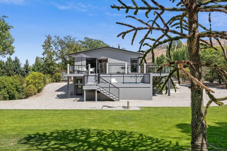Photo of property in 289 Riverbank Road, Wanaka, 9382