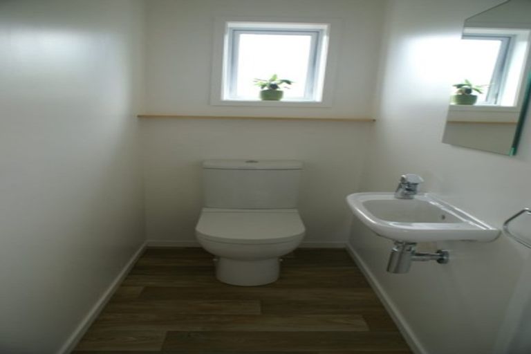 Photo of property in 2/41 Nile Road, Milford, Auckland, 0620