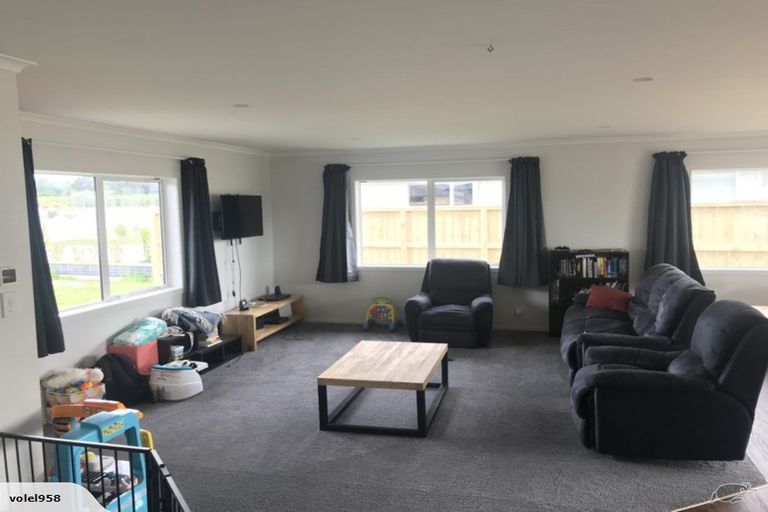 Photo of property in 38 Feist Street, Carterton, 5713