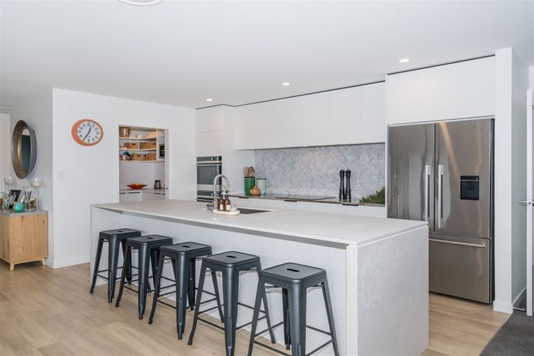 Photo of property in 21 Silicon Way, Fitzherbert, Palmerston North, 4410