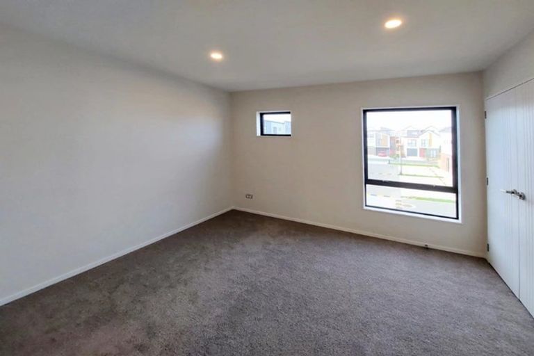 Photo of property in 18 Picturesque Drive, Flat Bush, Auckland, 2019