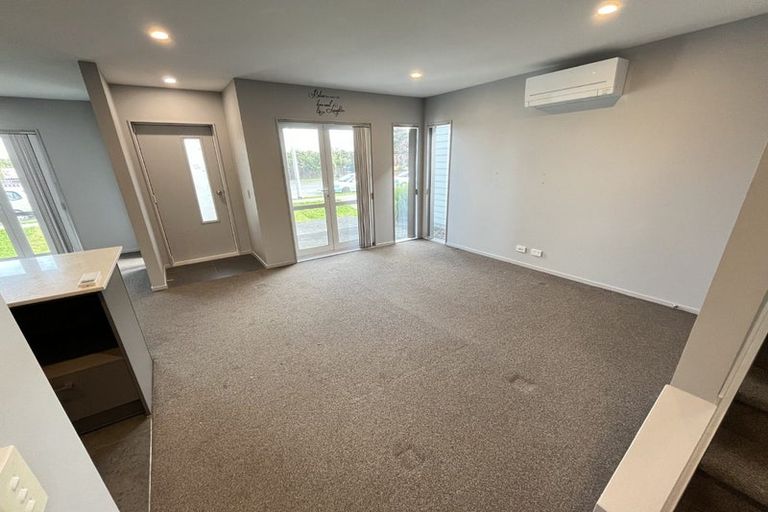 Photo of property in 15 Tribute Loop, Takanini, 2112