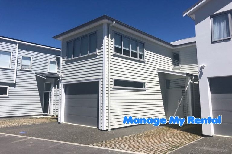 Photo of property in 16 Glide Lane, Whitby, Porirua, 5024