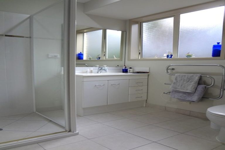 Photo of property in 2 Commodore Court, Gulf Harbour, Whangaparaoa, 0930