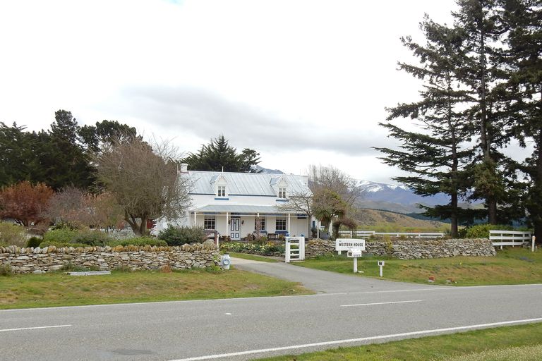 Photo of property in Western House, 5469 Kurow Duntroon Road, Otiake, Oamaru, 9494