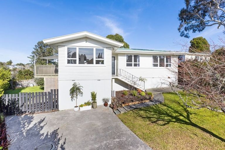 Photo of property in 39 Japonica Drive, Beach Haven, Auckland, 0626