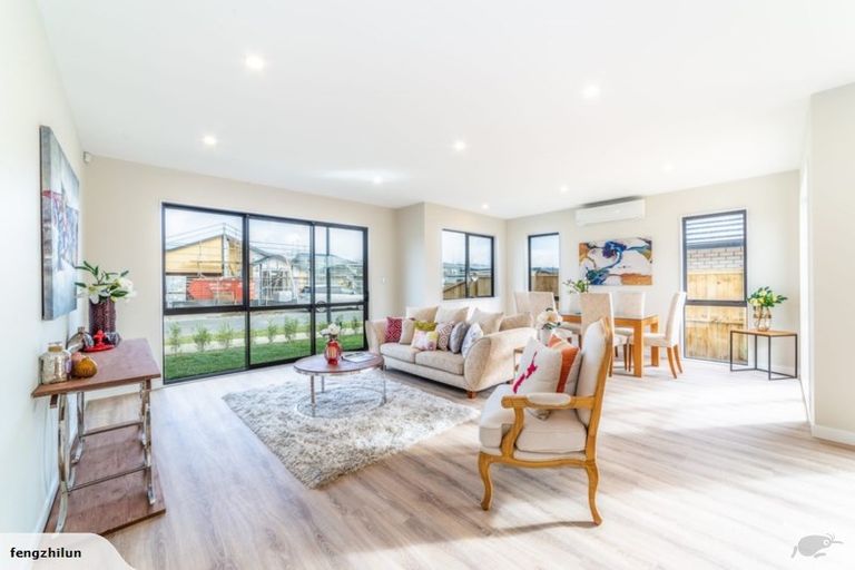 Photo of property in 4 Ropere Street, Kumeu, 0810