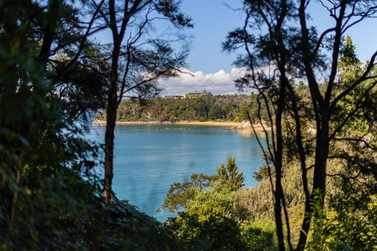 Photo of property in 180 Tokongawa Drive, Kaiteriteri, Motueka, 7197