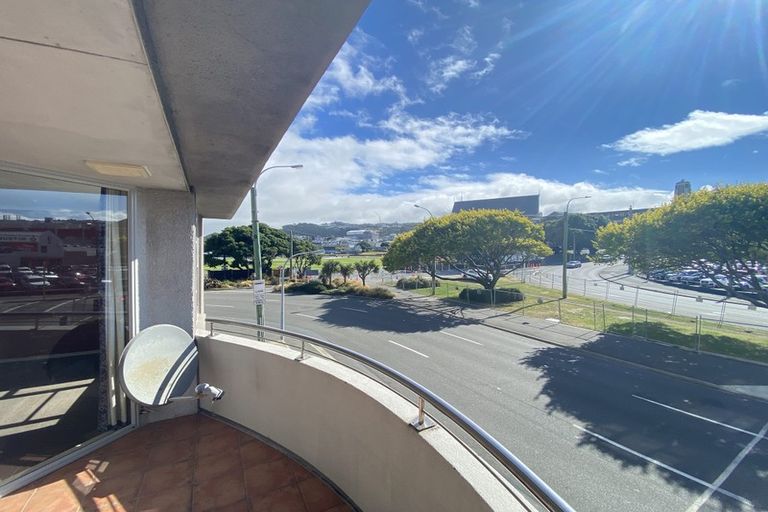 Photo of property in Construction House, 53/80 Kent Terrace, Mount Victoria, Wellington, 6011