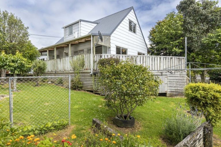 Photo of property in 79 Queens Road, Glen Avon, New Plymouth, 4312