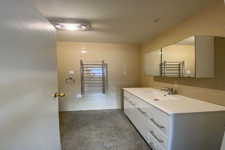 Photo of property in 4/14 Hall Avenue, Mangere, Auckland, 2022