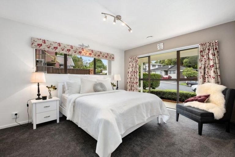 Photo of property in 7 King Charles Drive, Kingsley Heights, Upper Hutt, 5018