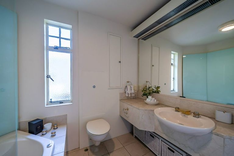 Photo of property in 4/154 Oriental Parade, Oriental Bay, Wellington, 6011