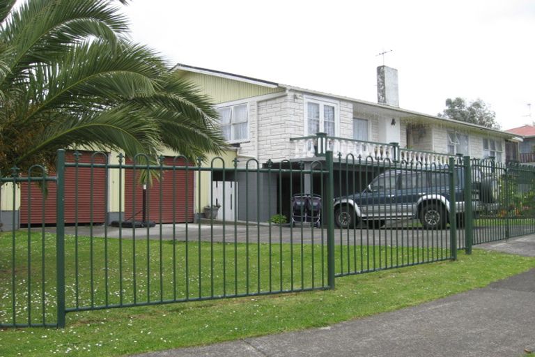 Photo of property in 24 Plumley Crescent, Mangere, Auckland, 2022