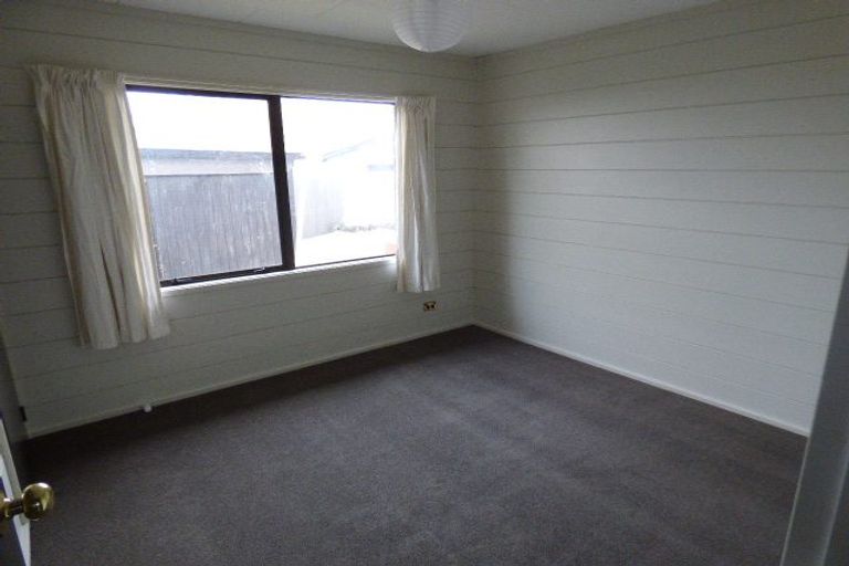 Photo of property in 2/17e Te Maru Place, Redwood, Christchurch, 8051