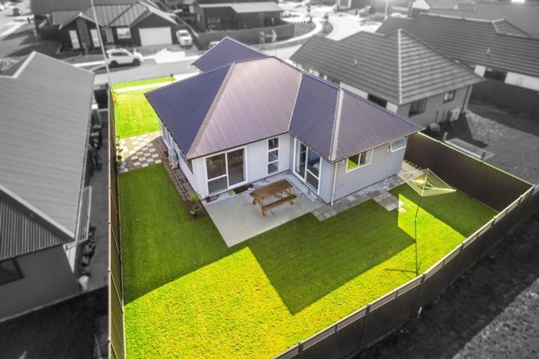 Photo of property in 21 Salisbury Crescent, Wallaceville, Upper Hutt, 5018
