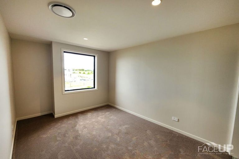 Photo of property in 60 Tahingamanu Road, Hobsonville, Auckland, 0616