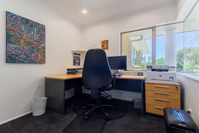 Photo of property in 39 Wood Leigh, Paraparaumu Beach, Paraparaumu, 5032