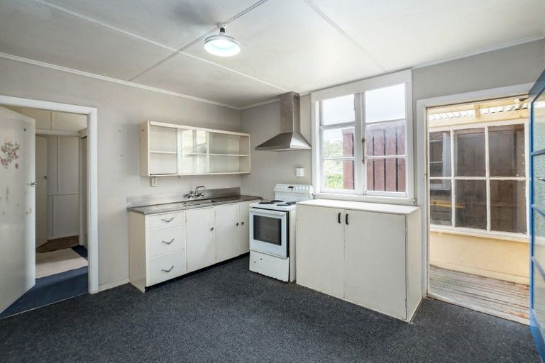 Photo of property in 1 Mckenzie Terrace, Carterton, 5713