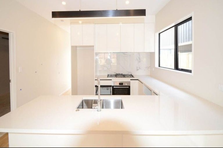 Photo of property in 8a Christella Street, Flat Bush, Auckland, 2019