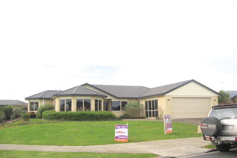 Photo of property in 2 Saxon Woods Drive, Rototuna North, Hamilton, 3210