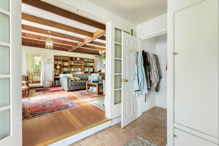 Photo of property in 98 Hanham Road, Kumeu, 0891