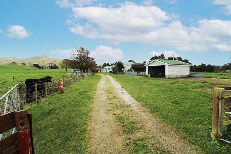 Photo of property in 587 South Rd2, Eketahuna, 4994