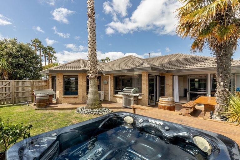 Photo of property in 88 Gravatt Road, Papamoa Beach, Papamoa, 3118