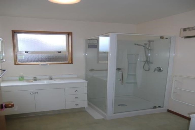 Photo of property in 2/13 Suva Street, Upper Riccarton, Christchurch, 8041