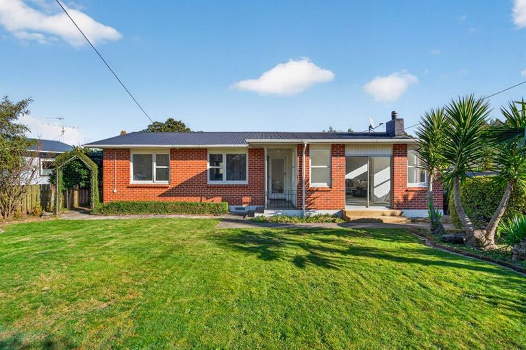 Photo of property in 17 Philip Street, Carterton, 5713