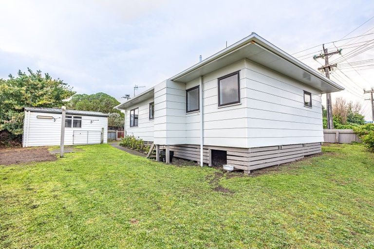Photo of property in 87 Cornfoot Street, Castlecliff, Whanganui, 4501