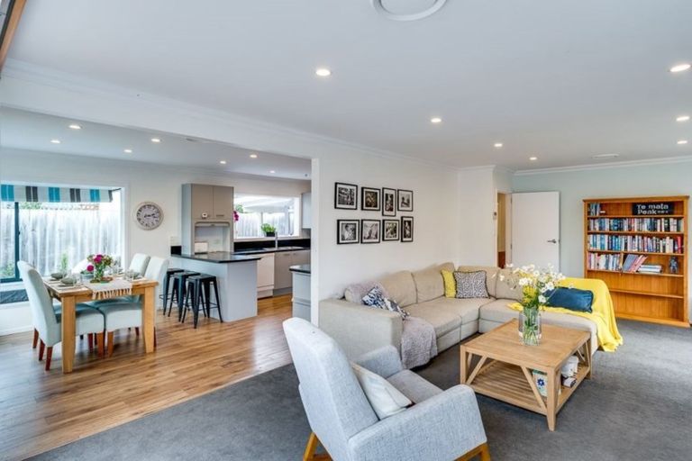 Photo of property in 15 Carl Avenue, Havelock North, 4130