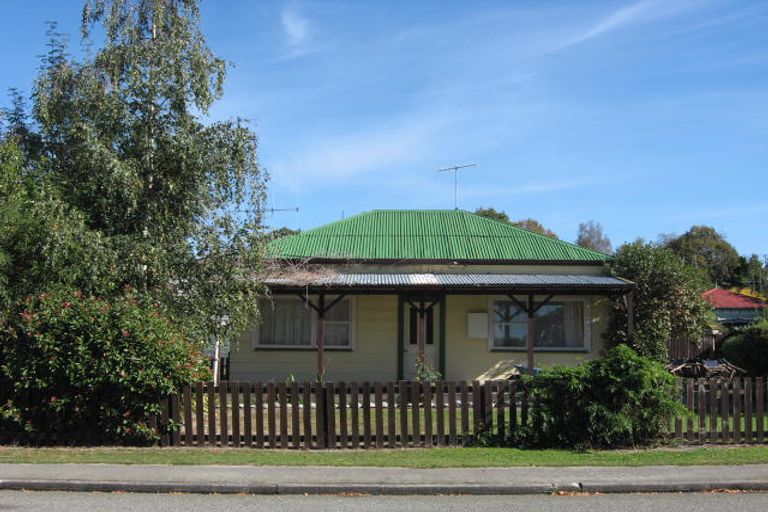 Photo of property in 82 Wilson Street, Geraldine, 7930