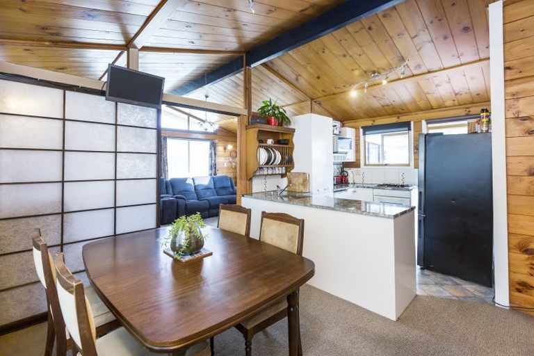 Photo of property in 71 Oregon Drive, Maoribank, Upper Hutt, 5018