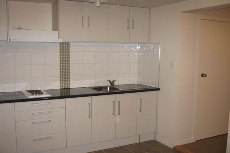 Photo of property in 18 Stanaway Street, Hillcrest, Auckland, 0627