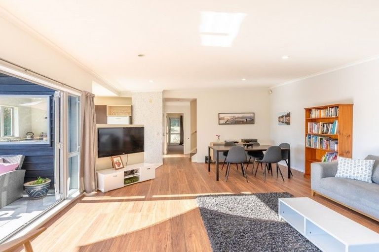 Photo of property in 3 Paremata Drive, Paremata, Porirua, 5024