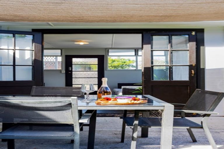 Photo of property in 59 Camberwell Road, Hawera, 4610