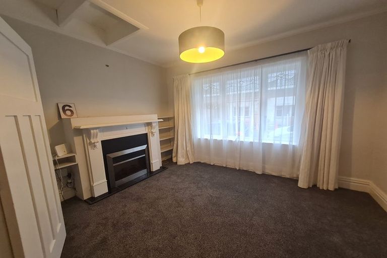 Photo of property in 10 Porritt Avenue, Mount Victoria, Wellington, 6011