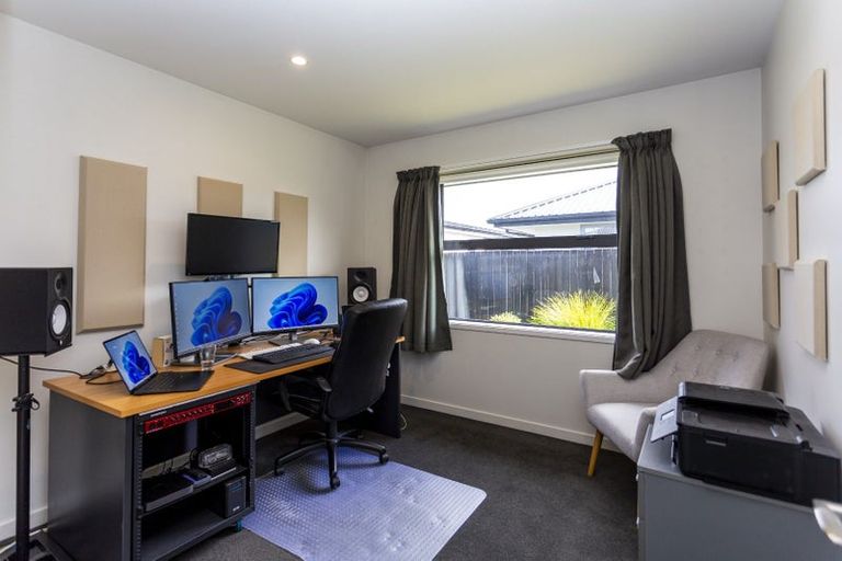 Photo of property in 15 Booth Way, Belfast, Christchurch, 8051