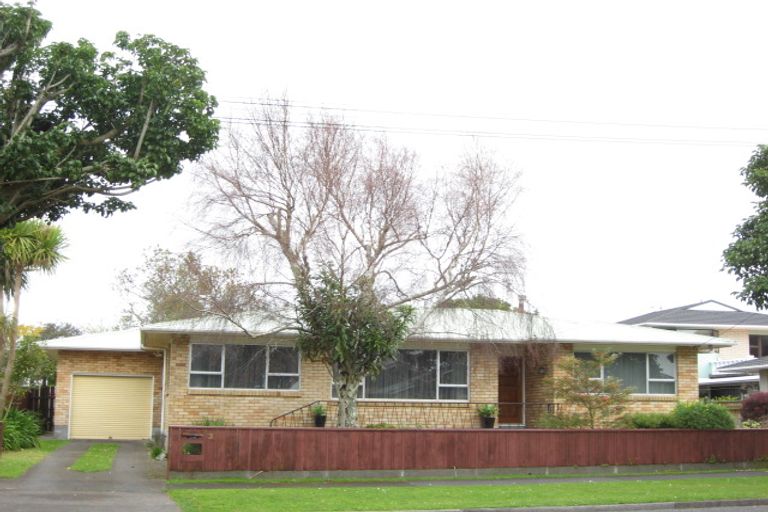 Photo of property in 3 Selwyn Street, Lower Vogeltown, New Plymouth, 4310