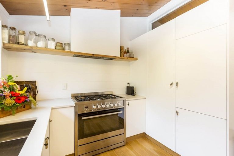 Photo of property in 35 Chatsworth Road, Silverstream, Upper Hutt, 5019