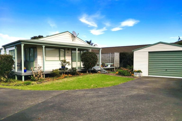 Photo of property in 11 Bermuda Place, One Tree Point, 0118