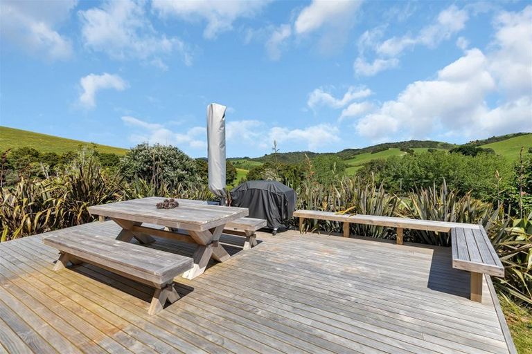 Photo of property in 1713 Matapouri Road, Matapouri, Whangarei, 0173