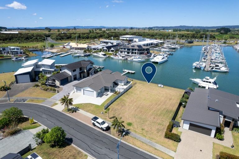 Photo of property in 16 Finch Street, One Tree Point, 0118