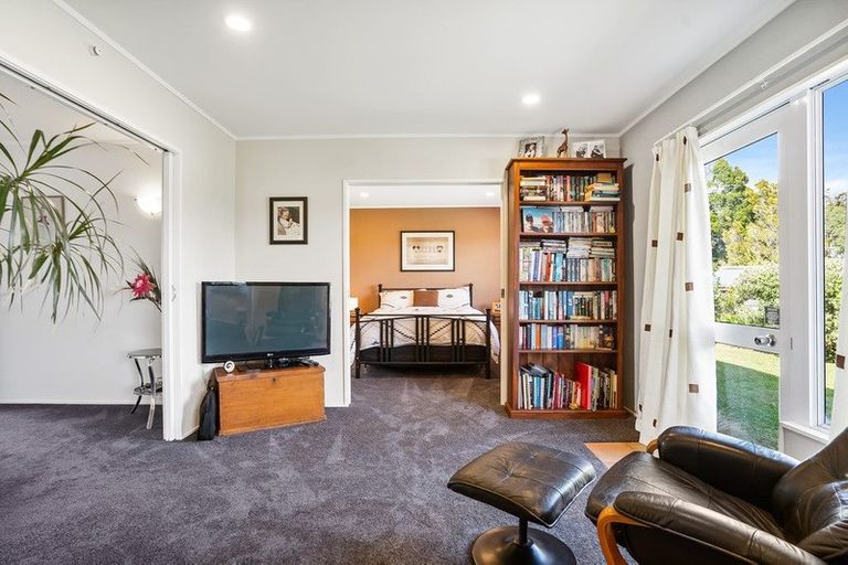Photo of property in 62 Christian Road, Swanson, Auckland, 0614