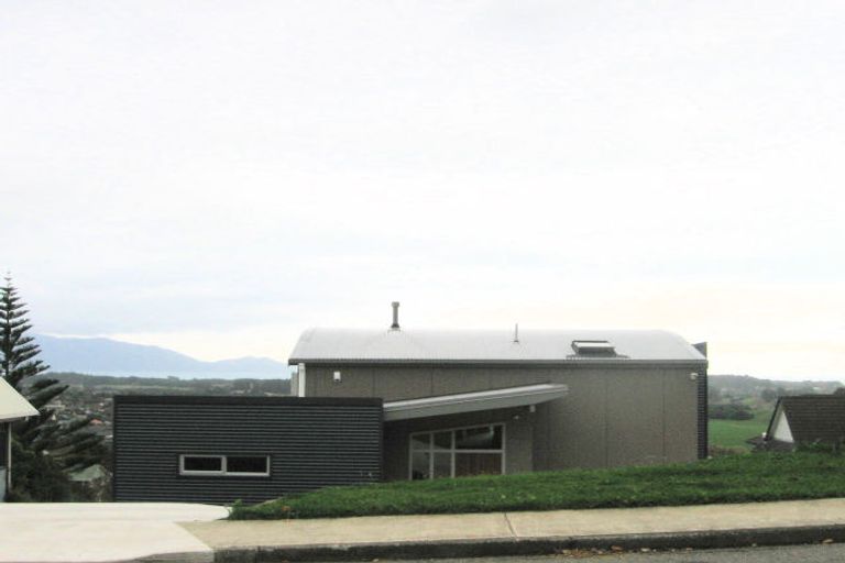 Photo of property in 48 Kotare Street, Waikanae, 5036