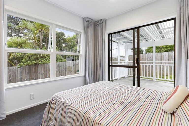 Photo of property in 5 Arahia Street, Northcote, Auckland, 0627