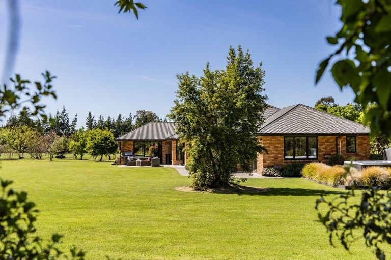 Photo of property in 39 Loburn Whiterock Road, Loburn, Rangiora, 7472