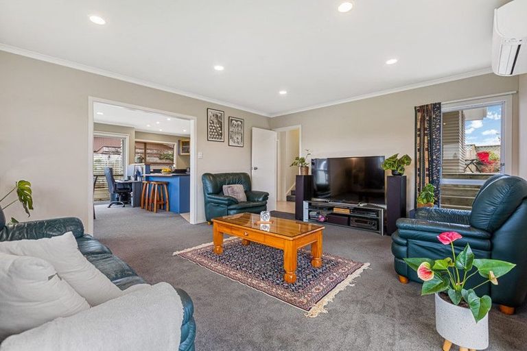 Photo of property in 4 Evelyn Place, Welbourn, New Plymouth, 4310