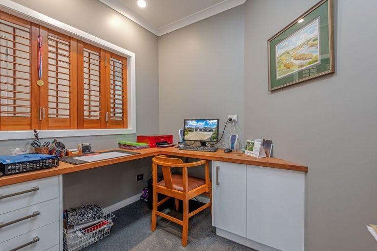 Photo of property in 33 Elmira Avenue, Hokowhitu, Palmerston North, 4410